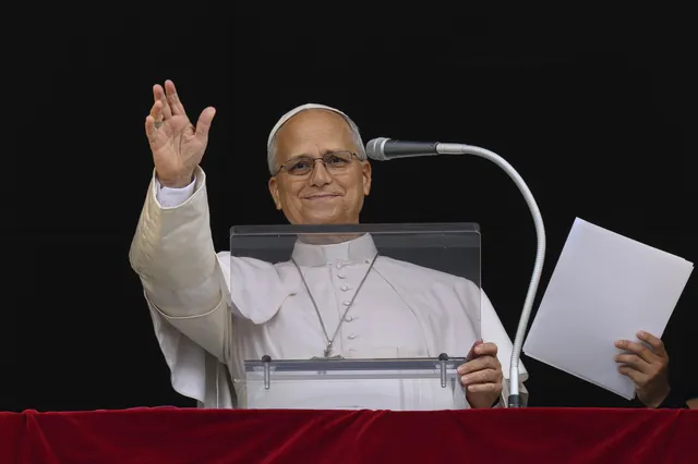 Foto della puntata del 18 ottobre 2026: Il Papa torna alla finestra: “Ho sentito davvero il vostro sostegno”. E annuncia il ritorno graduale alle attività